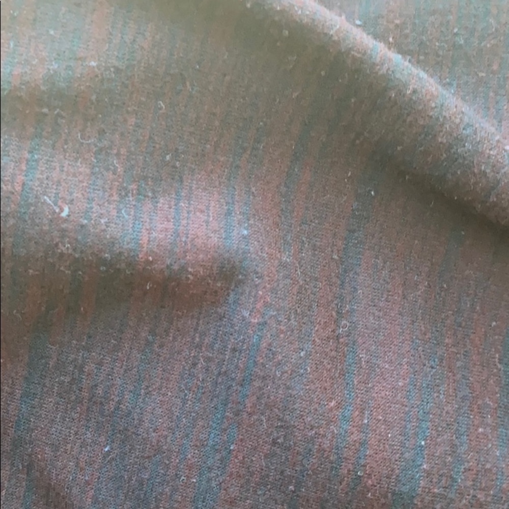 Cold shoulder top - Picture 4 of 4